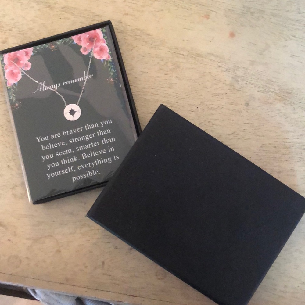 ‼️SOLD‼️Silver Necklace